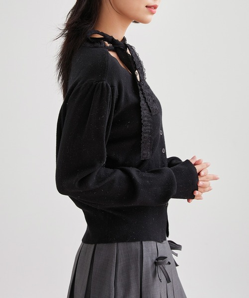 Lace Ladies(レースレディース)の「Vネック チョーカーリボン 肩ギャザー ニット トップス(ニット/セーター・レディース・ブラック/アイボリー・FREE)」の5枚目の写真