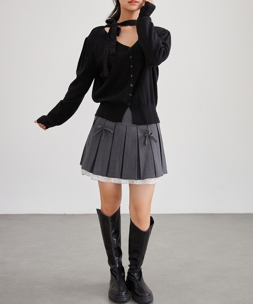 Lace Ladies(レースレディース)の「Vネック チョーカーリボン 肩ギャザー ニット トップス(ニット/セーター・レディース・ブラック/アイボリー・FREE)」の6枚目の写真