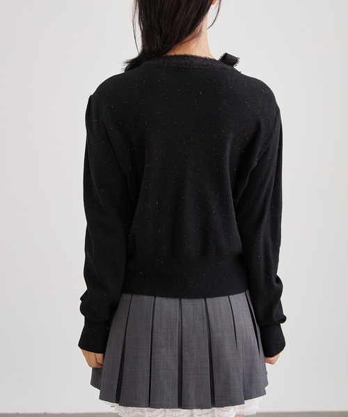 Lace Ladies(レースレディース)の「Vネック チョーカーリボン 肩ギャザー ニット トップス(ニット/セーター・レディース・ブラック/アイボリー・FREE)」の7枚目の写真