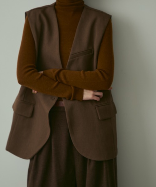 full/fill.（フルフィル）の「v neck button accent vest / Vネックボタンアクセントベスト（ベスト・レディース・グレー/ブラウン・FREE）」の9枚目の写真