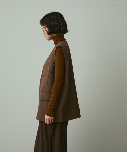full/fill.（フルフィル）の「v neck button accent vest / Vネックボタンアクセントベスト（ベスト・レディース・グレー/ブラウン・FREE）」の5枚目の写真