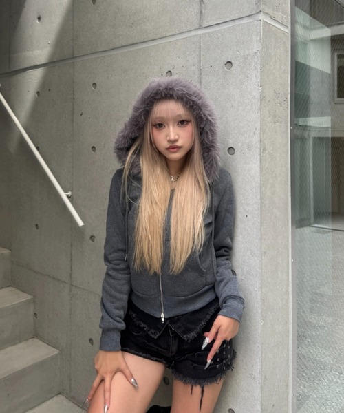 KsG(ケーエスジー)の「Hoodie Fur Double Zip Parker(パーカー・レディース・グレー/ブラック・SMALL/MEDIUM/LARGE)」の10枚目の写真
