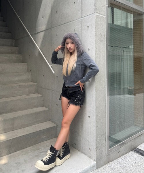 KsG(ケーエスジー)の「Hoodie Fur Double Zip Parker(パーカー・レディース・グレー/ブラック・SMALL/MEDIUM/LARGE)」の6枚目の写真