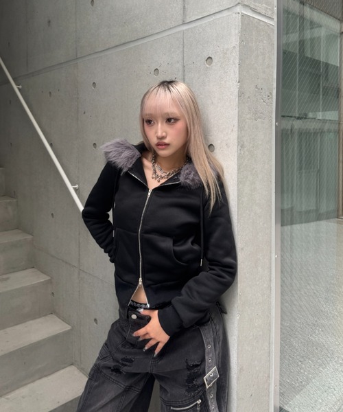 KsG(ケーエスジー)の「Hoodie Fur Double Zip Parker(パーカー・レディース・グレー/ブラック・SMALL/MEDIUM/LARGE)」の8枚目の写真