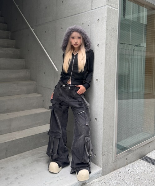 KsG(ケーエスジー)の「Hoodie Fur Double Zip Parker(パーカー・レディース・グレー/ブラック・SMALL/MEDIUM/LARGE)」の9枚目の写真