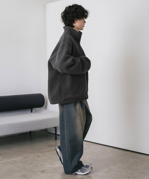 UMBRO（アンブロ）の「UMBRO アンブロ 別注コラボ 2wayリバーシブルワンポイントロゴ刺繍トラックボアジャケット（ブルゾン・メンズ・ブラック/チャコール・M/L/XL）」の11枚目の写真