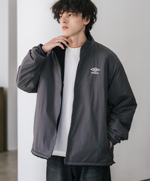 UMBRO（アンブロ）の「UMBRO アンブロ 別注コラボ 2wayリバーシブルワンポイントロゴ刺繍トラックボアジャケット（ブルゾン・メンズ・ブラック/チャコール・M/L/XL）」の15枚目の写真