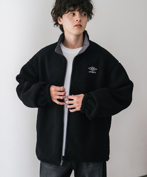 UMBRO（アンブロ）の「UMBRO アンブロ 別注コラボ 2wayリバーシブルワンポイントロゴ刺繍トラックボアジャケット（ブルゾン・メンズ・ブラック/チャコール・M/L/XL）」の20枚目の写真