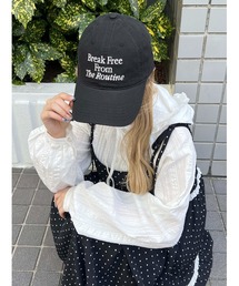 WC（ダブル シー）の「メッセージレタリングキャップ（キャップ）」