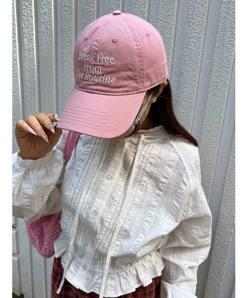 WC（ダブル シー）の「メッセージレタリングキャップ（キャップ・レディース・ブラック/ブラウン/ピンク・FREE）」の10枚目の写真