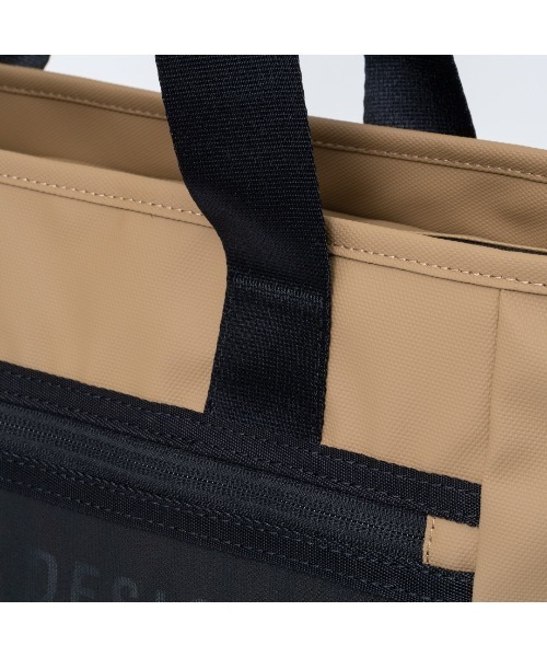 BEAMS DESIGN(ビームス デザイン)の「BEAMSDESIGN(ビームスデザイン)エラスティックメッシュ トートバッグ(トートバッグ・メンズ・ブラック/サンドベージュ/ネイビー・FREE)」の18枚目の写真