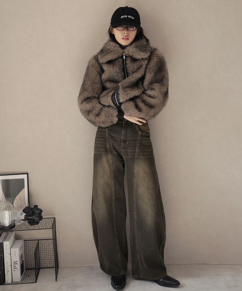 Ulysses(ユリシス)の「カーブワイドデニムパンツ(デニムパンツ・レディース・ライトブルー/ブラック・M/S)」の4枚目の写真