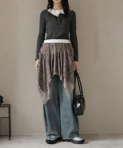 Ulysses(ユリシス)の「カーブワイドデニムパンツ(デニムパンツ・レディース・ライトブルー/ブラック・M/S)」の8枚目の写真