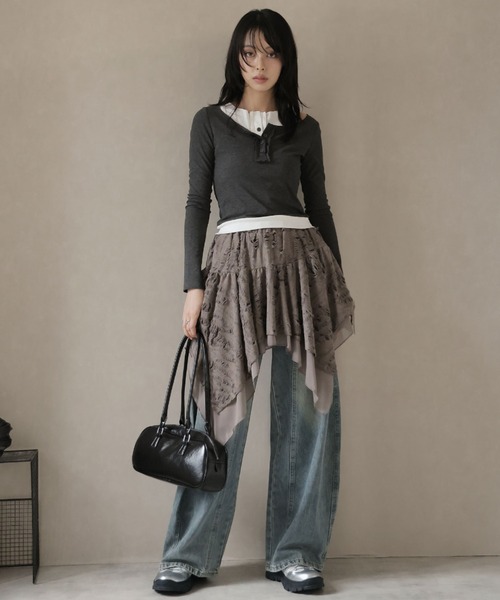 Ulysses(ユリシス)の「カーブワイドデニムパンツ(デニムパンツ・レディース・ライトブルー/ブラック・M/S)」の9枚目の写真