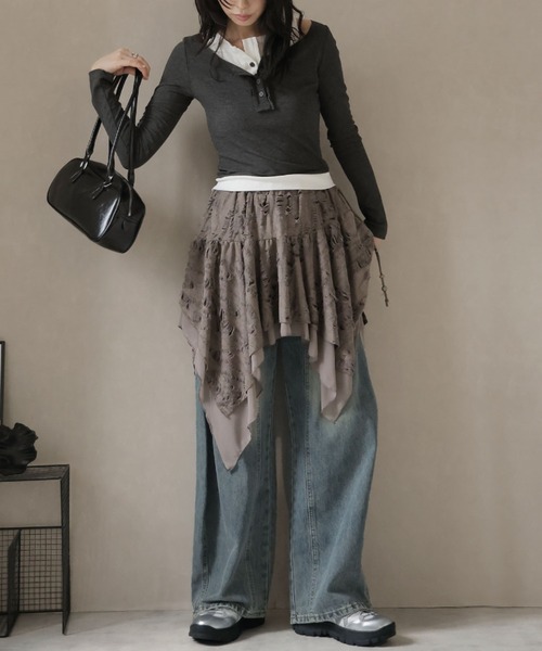 Ulysses(ユリシス)の「カーブワイドデニムパンツ(デニムパンツ・レディース・ライトブルー/ブラック・M/S)」の11枚目の写真