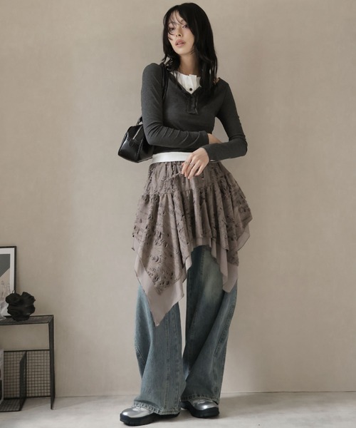 Ulysses(ユリシス)の「カーブワイドデニムパンツ(デニムパンツ・レディース・ライトブルー/ブラック・M/S)」の12枚目の写真