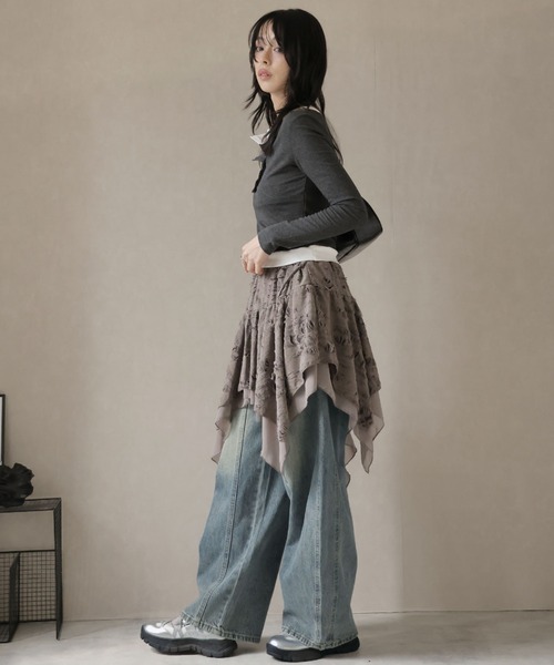 Ulysses(ユリシス)の「カーブワイドデニムパンツ(デニムパンツ・レディース・ライトブルー/ブラック・M/S)」の16枚目の写真