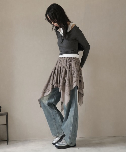 Ulysses(ユリシス)の「カーブワイドデニムパンツ(デニムパンツ・レディース・ライトブルー/ブラック・M/S)」の17枚目の写真