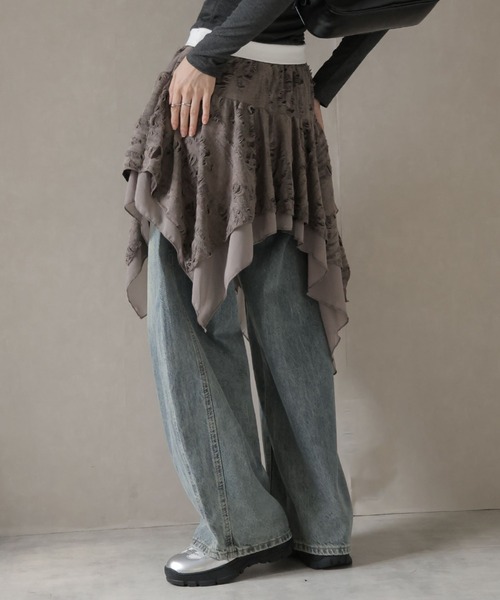 Ulysses(ユリシス)の「カーブワイドデニムパンツ(デニムパンツ・レディース・ライトブルー/ブラック・M/S)」の18枚目の写真