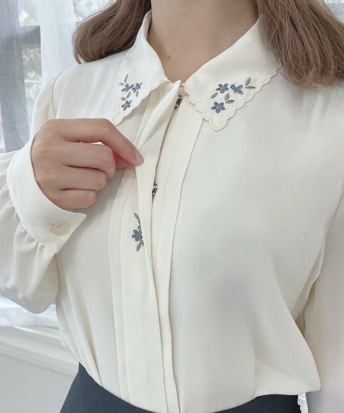 F i.n.t（フィント）の「スカラップ衿フロント小花刺繍ブラウス（シャツ/ブラウス・レディース・ベージュ/オフホワイト・FREE）」の6枚目の写真
