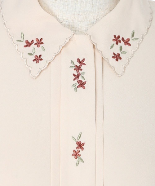 F i.n.t（フィント）の「スカラップ衿フロント小花刺繍ブラウス（シャツ/ブラウス・レディース・ベージュ/オフホワイト・FREE）」の19枚目の写真