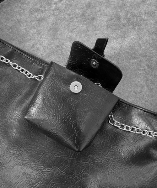 LVEU.（ラブユ.）の「【LVEU.】チェーンポーチビッグトートバッグ / バッグ かばん BAG トート ワンショル ポーチ 大きめ A4 チェーン ブラック モード（トートバッグ・レディース・ブラック・FREE）」の18枚目の写真