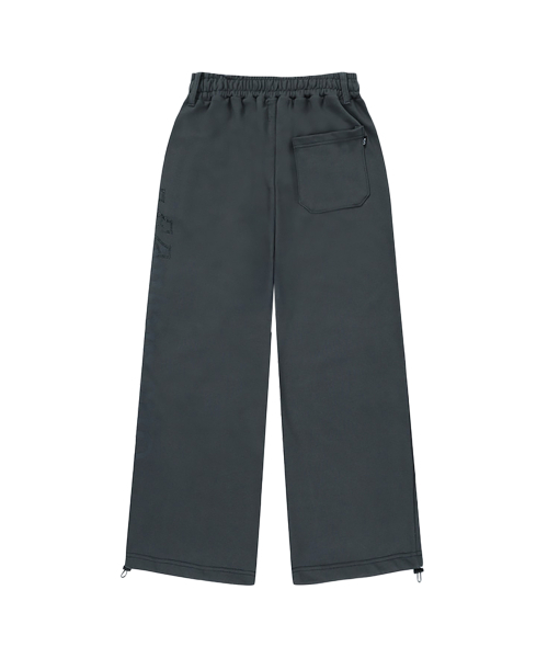 GILAARCHIVE（ギラアーカイブ）の「SIDE CROSS LOGO SWEATPANTS_CHARCOAL（スウェットパンツ・レディース・チャコール・FREE）」の2枚目の写真