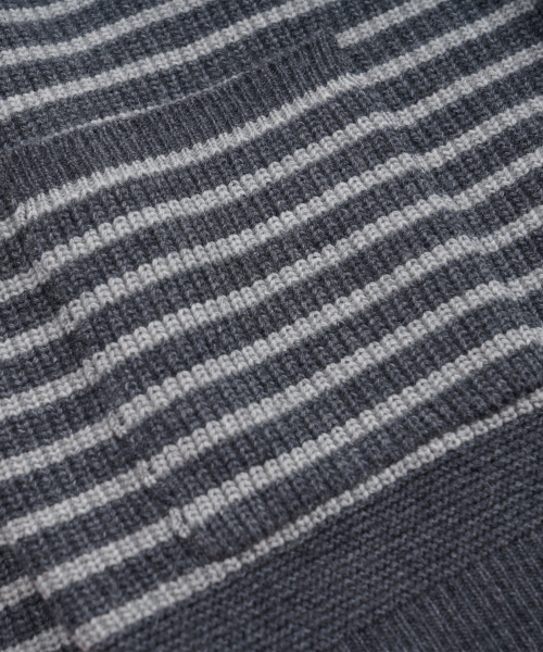 FRIZMWORKS(フリズムワークス)の「WOOL STRIPE ROUND CARDIGAN _ CHARCOAL(カーディガン/ボレロ・メンズ・その他・MEDIUM/LARGE/X-LARGE/SMALL)」の5枚目の写真