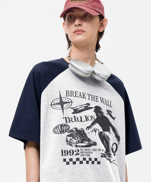 TRILLION(トリリオン)の「スケートボードピグメントグラフィックレグラン半袖_ネイビー(Tシャツ/カットソー・レディース・その他・MEDIUM/LARGE/X-LARGE)」の2枚目の写真