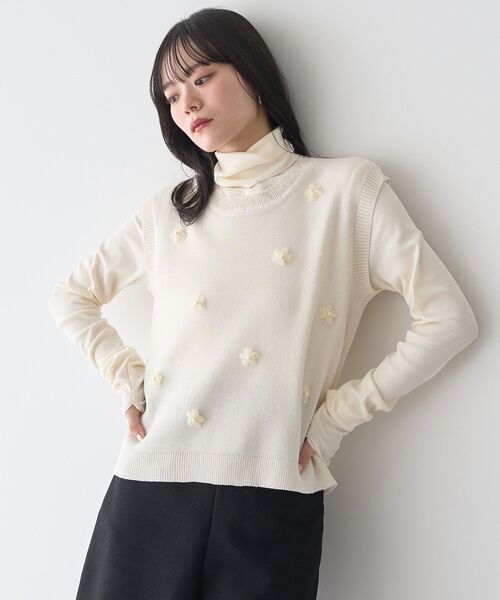 earth music&ecology（アースミュージックアンドエコロジー）の「フラワーモチーフニットベスト（ベスト・レディース・ブラック/アイボリー・FREE）」の20枚目の写真