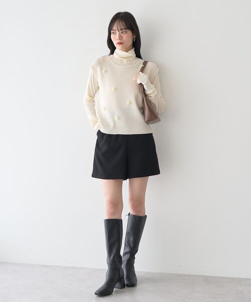 earth music&ecology（アースミュージックアンドエコロジー）の「フラワーモチーフニットベスト（ベスト・レディース・ブラック/アイボリー・FREE）」の21枚目の写真