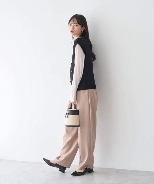 earth music&ecology（アースミュージックアンドエコロジー）の「フラワーモチーフニットベスト（ベスト・レディース・ブラック/アイボリー・FREE）」の15枚目の写真