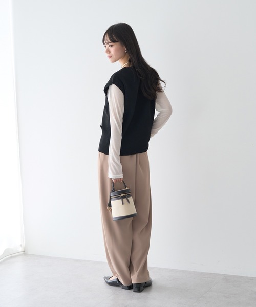 earth music&ecology（アースミュージックアンドエコロジー）の「フラワーモチーフニットベスト（ベスト・レディース・ブラック/アイボリー・FREE）」の16枚目の写真