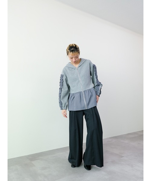 DOLLUPOOPS(ドールアップウップス)の「フリルコンビジップパーカー(パーカー・レディース・ライトグレー/ブラック・FREE)」の6枚目の写真