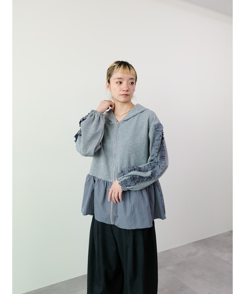 DOLLUPOOPS(ドールアップウップス)の「フリルコンビジップパーカー(パーカー・レディース・ライトグレー/ブラック・FREE)」の16枚目の写真