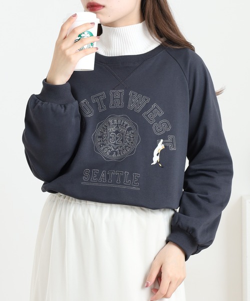 Quelle Chance(ケルシャンス)の「プリント+刺繍 長袖プルオーバー(Tシャツ/カットソー・レディース・杢グレー/チャコールグレー/グリーン/マスタード・M/L)」の2枚目の写真