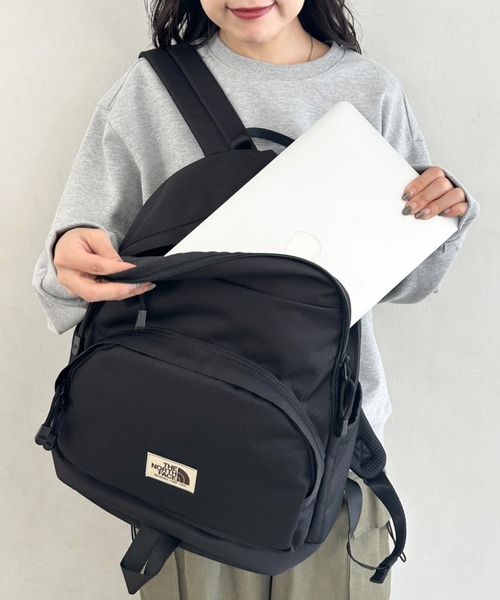 THE NORTH FACE(ザノースフェイス)の「THE NORTH FACE(ザ・ノースフェイス)/軽量 大容量 A4収納 デイリーバックパック/STANDARD BACKPACK M(バックパック/リュック・レディース・グレー/クリーム/ブラック/ブラウン・FREE)」の5枚目の写真