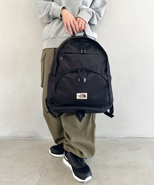 THE NORTH FACE(ザノースフェイス)の「THE NORTH FACE(ザ・ノースフェイス)/軽量 大容量 A4収納 デイリーバックパック/STANDARD BACKPACK M(バックパック/リュック・レディース・グレー/クリーム/ブラック/ブラウン・FREE)」の12枚目の写真