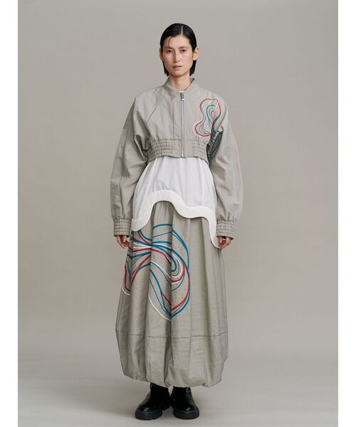 UN3D.(アンスリード)の「STRATUM LINE SK【セットアップ着用可能】 / ストレイタムラインスカート(スカート・レディース・ブラック/グレー・36/38)」の6枚目の写真