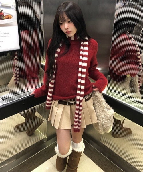 anyonemore（エニワンモア）の「バイカラーボーダーマフラーシンプルニットセット（ニット/セーター・レディース・レッド/アイボリー/グレー・FREE）」の3枚目の写真