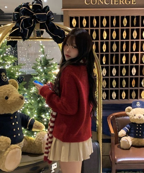 anyonemore（エニワンモア）の「バイカラーボーダーマフラーシンプルニットセット（ニット/セーター・レディース・レッド/アイボリー/グレー・FREE）」の22枚目の写真