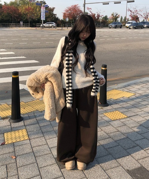 anyonemore（エニワンモア）の「バイカラーボーダーマフラーシンプルニットセット（ニット/セーター・レディース・レッド/アイボリー/グレー・FREE）」の15枚目の写真