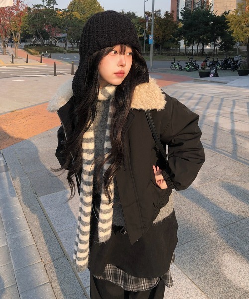 anyonemore（エニワンモア）の「バイカラーボーダーマフラーシンプルニットセット（ニット/セーター・レディース・レッド/アイボリー/グレー・FREE）」の8枚目の写真