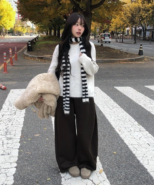 anyonemore（エニワンモア）の「バイカラーボーダーマフラーシンプルニットセット（ニット/セーター・レディース・レッド/アイボリー/グレー・FREE）」の19枚目の写真