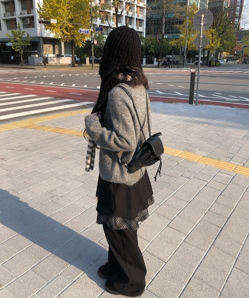 anyonemore（エニワンモア）の「バイカラーボーダーマフラーシンプルニットセット（ニット/セーター・レディース・レッド/アイボリー/グレー・FREE）」の7枚目の写真