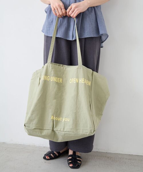 le.coeur blanc(ルクールブラン)の「《WEB限定アイテム》ロゴキャンバスBIGトート(トートバッグ・レディース・レッド/カーキオリーブ/ブラック・FREE)」の5枚目の写真