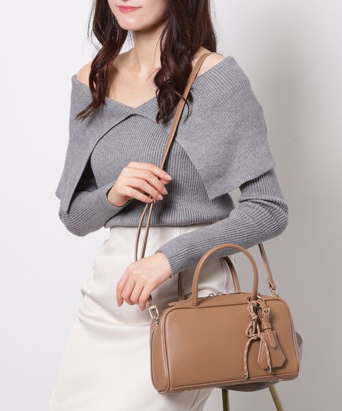 ESPERANZA(エスペランサ)の「チャーム付横長ボストンバッグ(ボストンバッグ・レディース・キャメル/ワインレッド/シルバー/ブラック・FREE)」の3枚目の写真