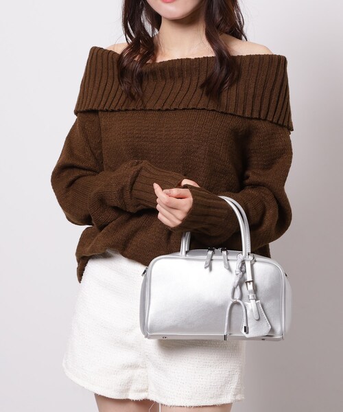 ESPERANZA(エスペランサ)の「チャーム付横長ボストンバッグ(ボストンバッグ・レディース・キャメル/ワインレッド/シルバー/ブラック・FREE)」の5枚目の写真