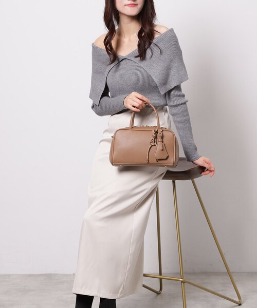 ESPERANZA(エスペランサ)の「チャーム付横長ボストンバッグ(ボストンバッグ・レディース・キャメル/ワインレッド/シルバー/ブラック・FREE)」の16枚目の写真