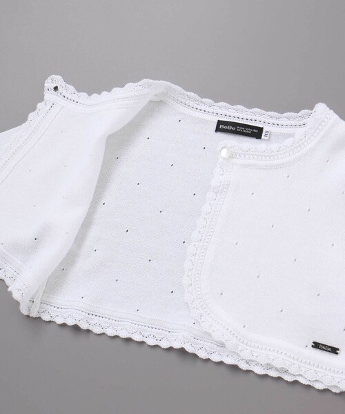 BeBe（ベベ）の「ニットボレロカーディガン(110~130cm)（カーディガン/ボレロ・キッズ・グレー/ホワイト・130cm/120cm/110cm）」の12枚目の写真